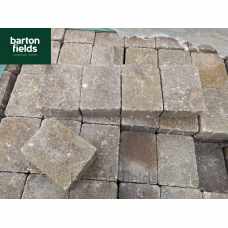 Tumbled Paving Cobble Setts in Autumn Colour. Size: 105x140x50mm