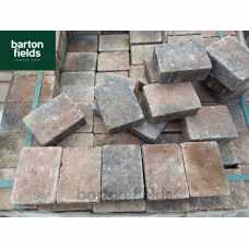 Tumbled Paving Cobble Setts in Harvest Colour. Size: 105x140x50mm